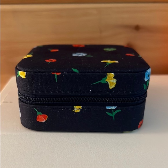 Kate Spade Floral Travel Jewelry Organizer - Picture 2 of 6